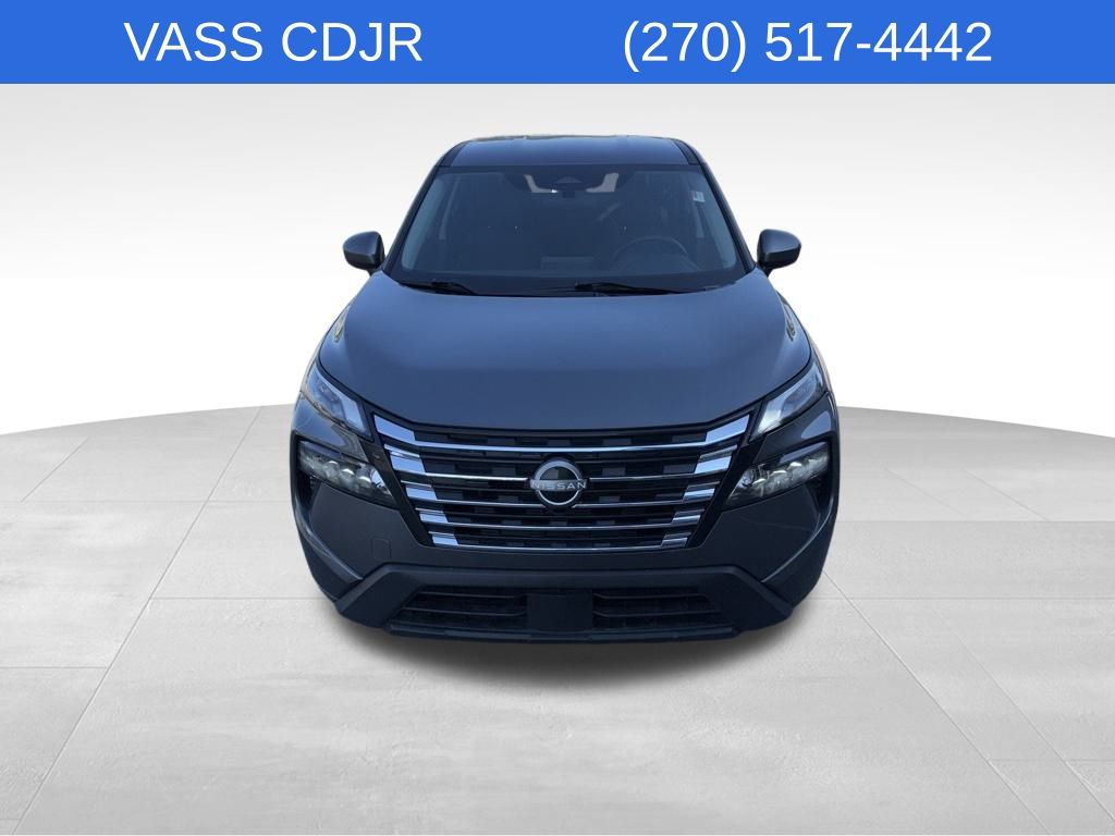 2024 Nissan Rogue SV photo 2
