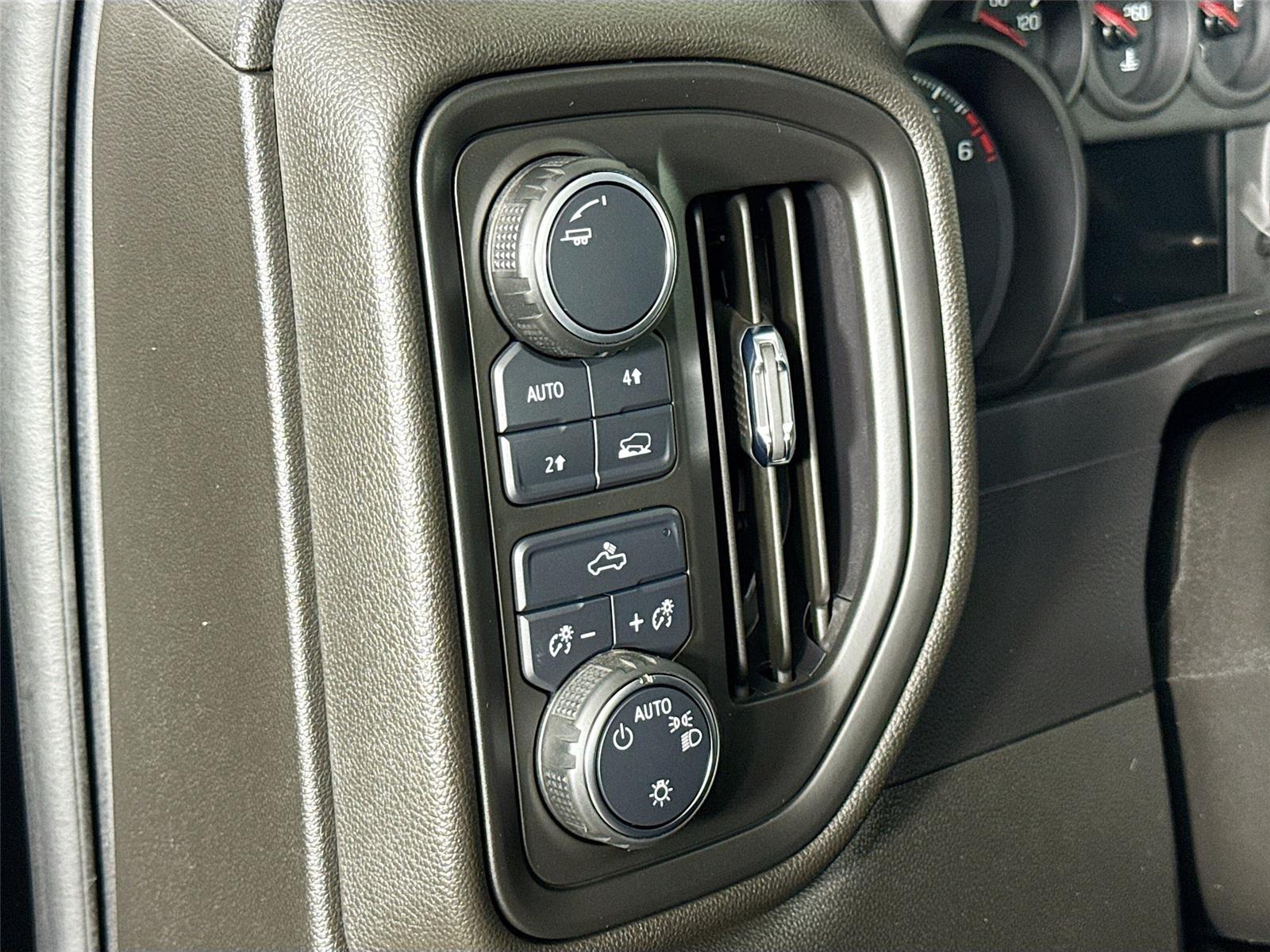 2023 Chevrolet Silverado 1500 Custom photo 6