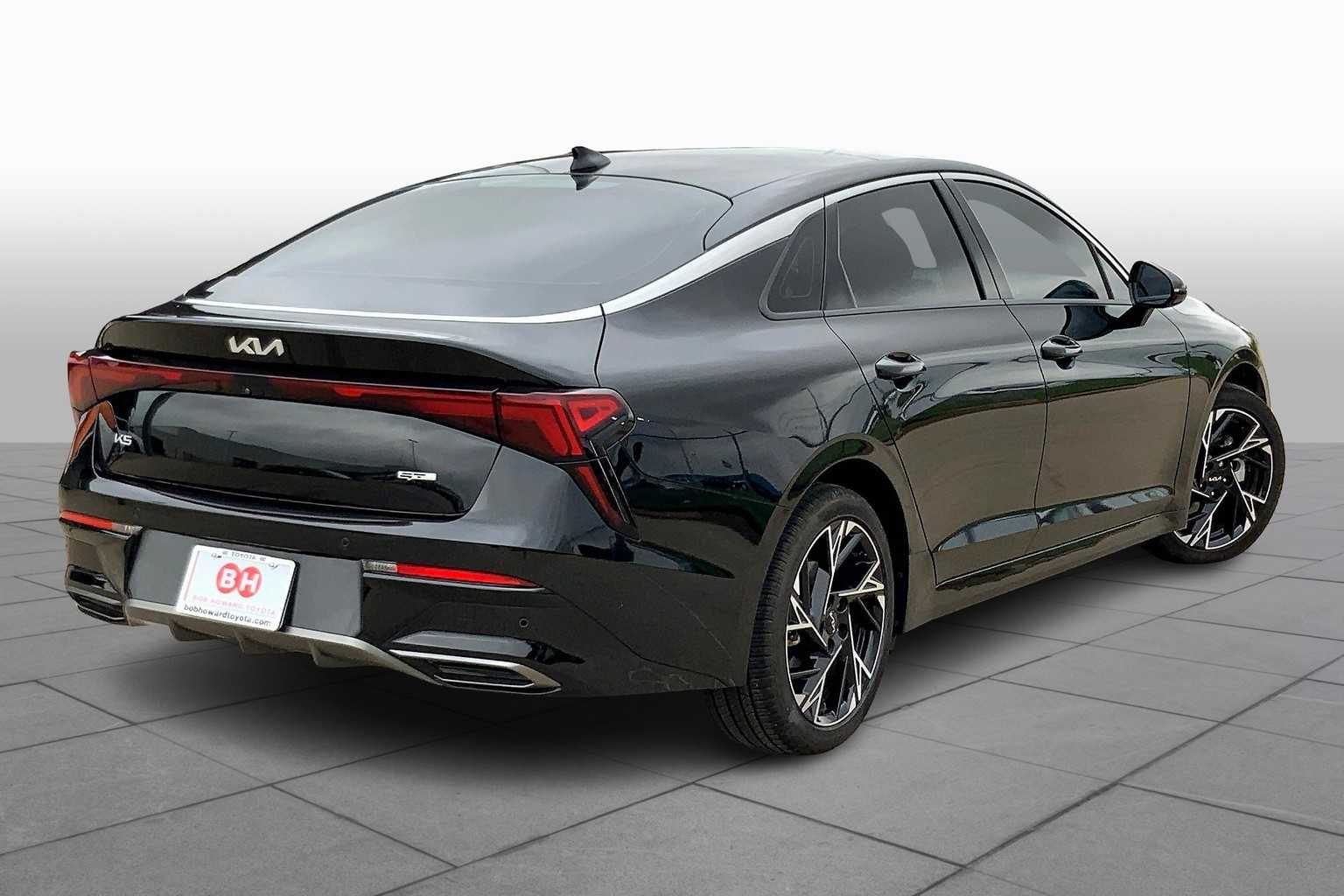 2025 Kia K5 GT-Line photo 12