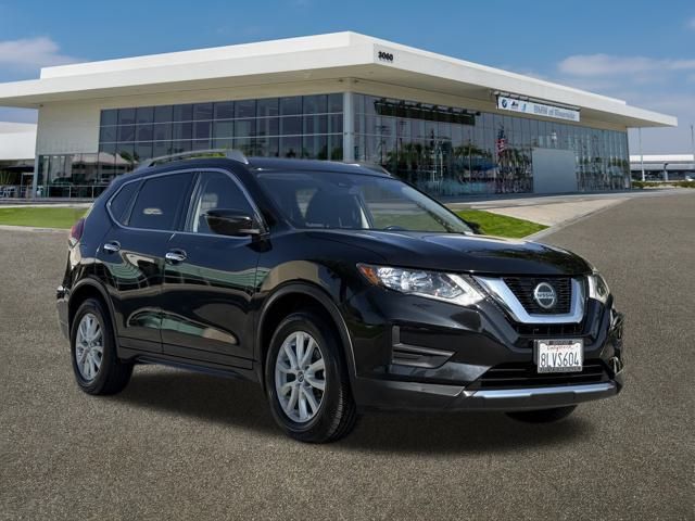 2019 Nissan Rogue SV photo 2