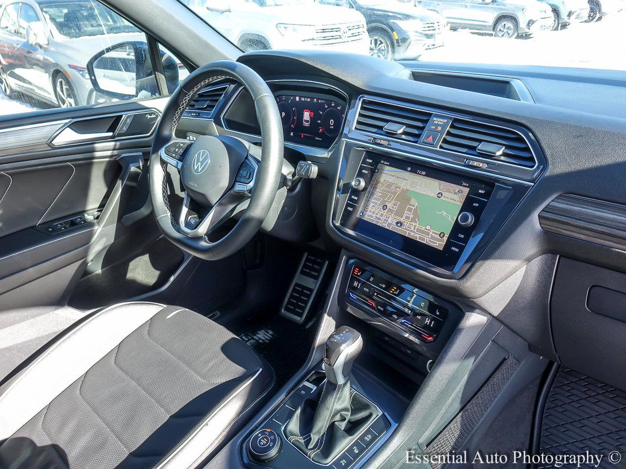 2023 VOLKSWAGEN TIGUAN - Image 25