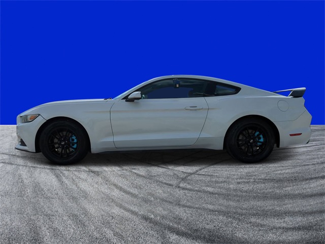 2017 Ford Mustang V6 photo 5