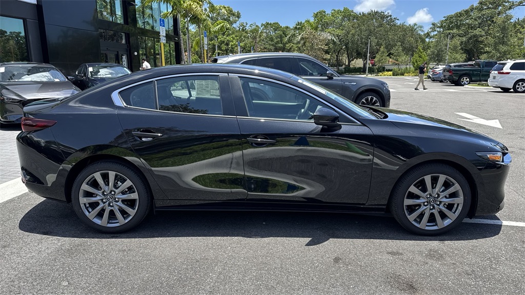 2025 Mazda Mazda3 2.5 s Preferred photo 4