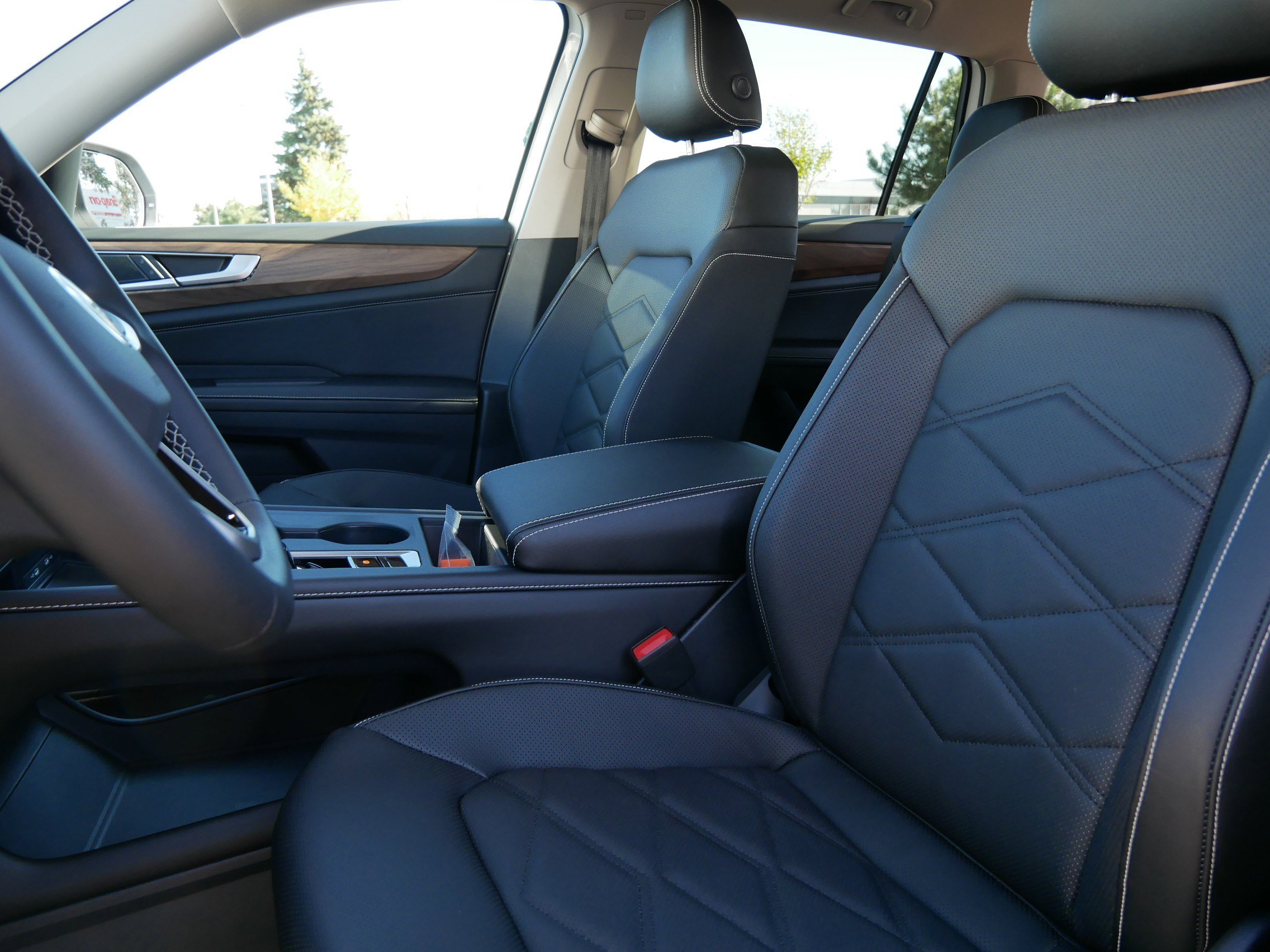 2026 Volkswagen Atlas SE photo 4