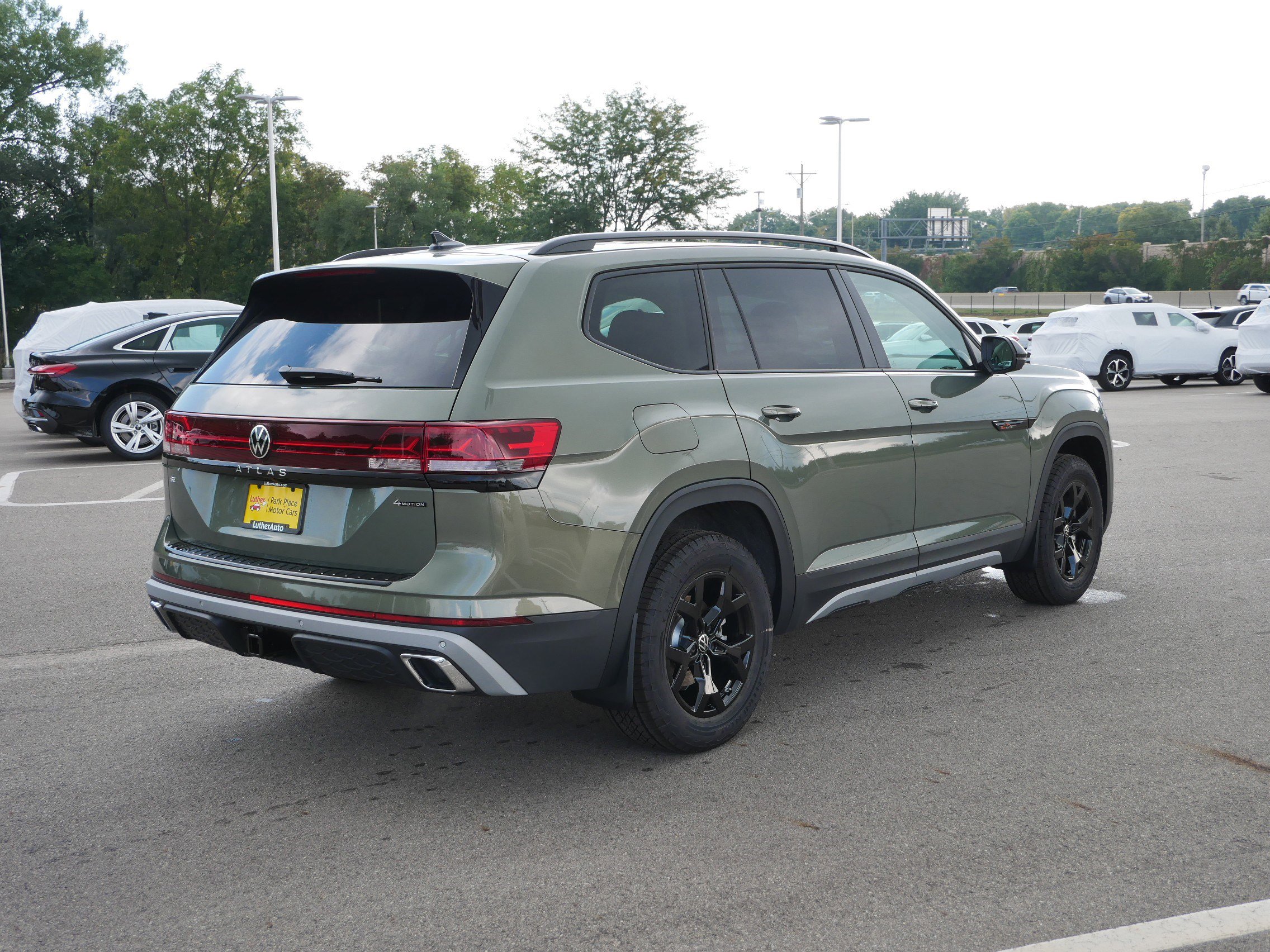 2026 Volkswagen Atlas Peak Edition SE photo 2