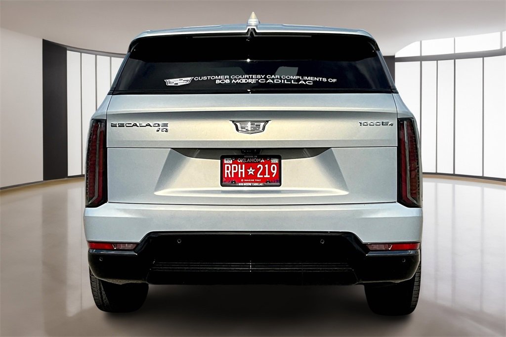 2025 Cadillac Escalade IQ Sport photo 2