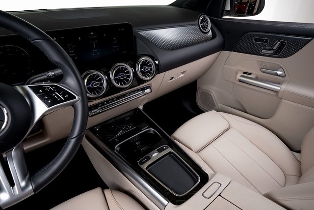 2024 Mercedes Benz GLA 250 photo 27