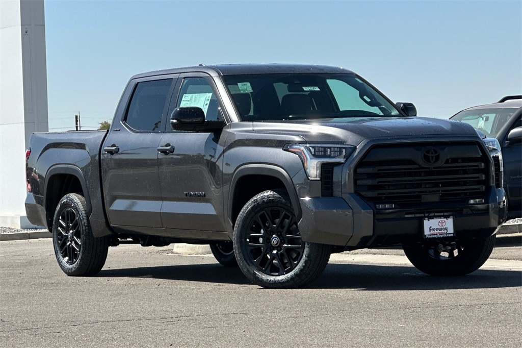 2025 Toyota Tundra Limited CrewMax photo 2