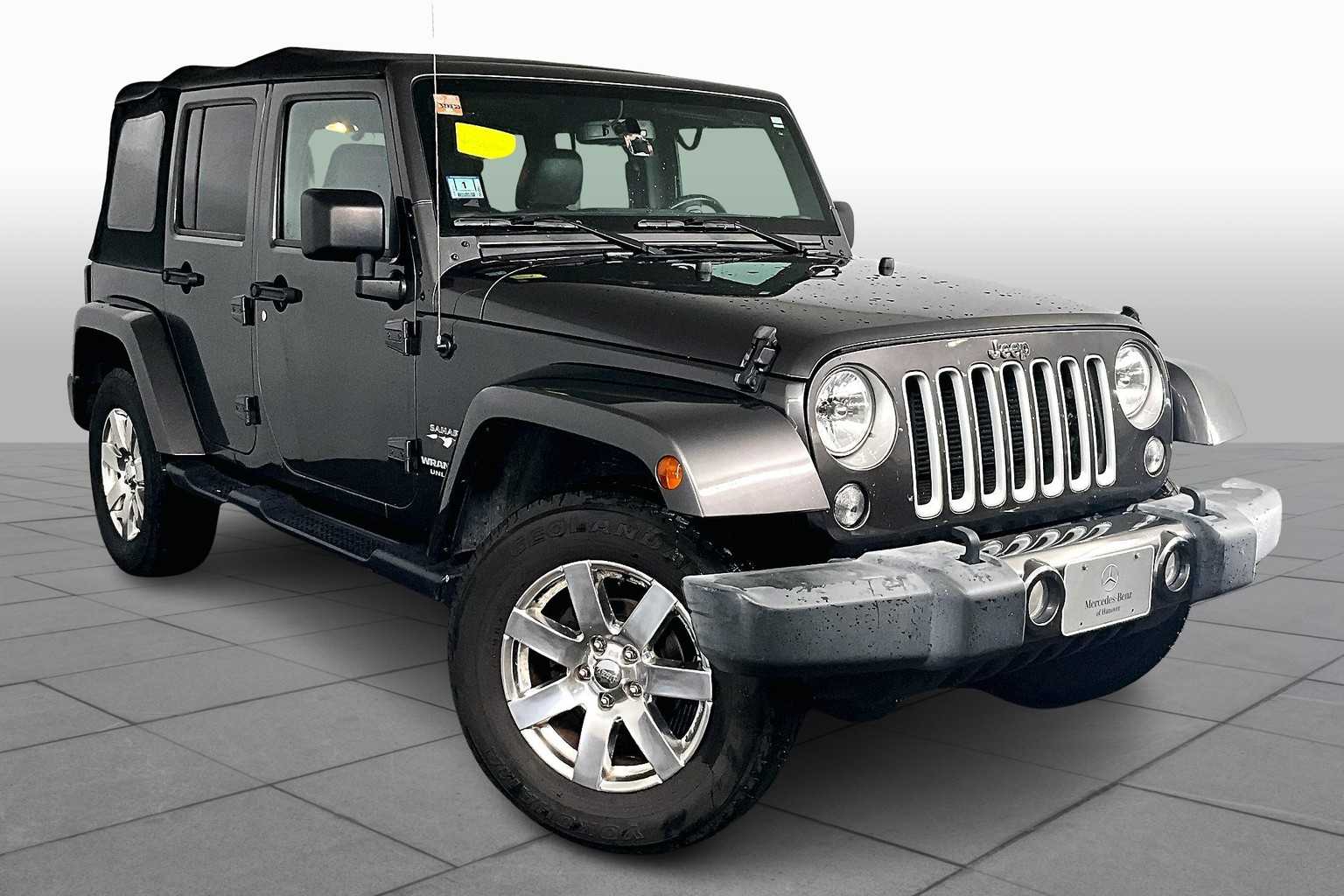 2016 Jeep Wrangler Unlimited Sahara photo 2