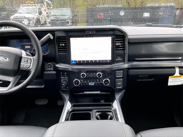 2025 Ford F-350 photo 7