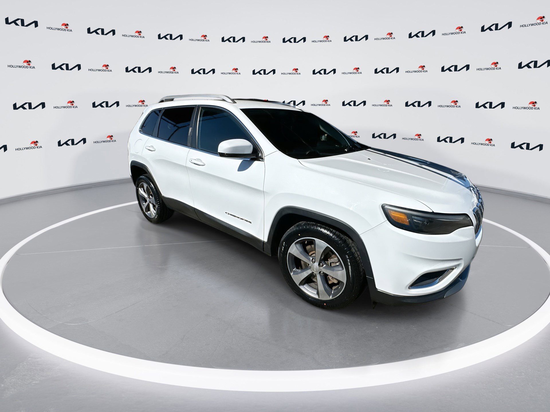2019 Jeep Cherokee Limited photo 2
