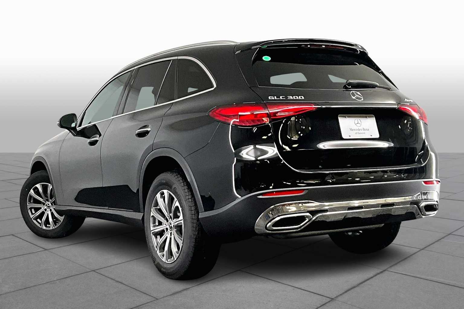 2026 Mercedes Benz GLC 300 4MATIC photo 4