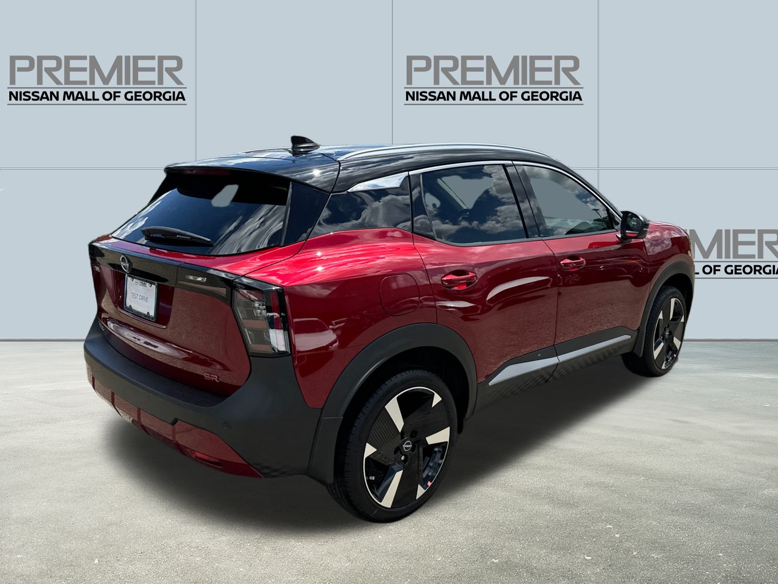 2025 Nissan Kicks SR photo 4