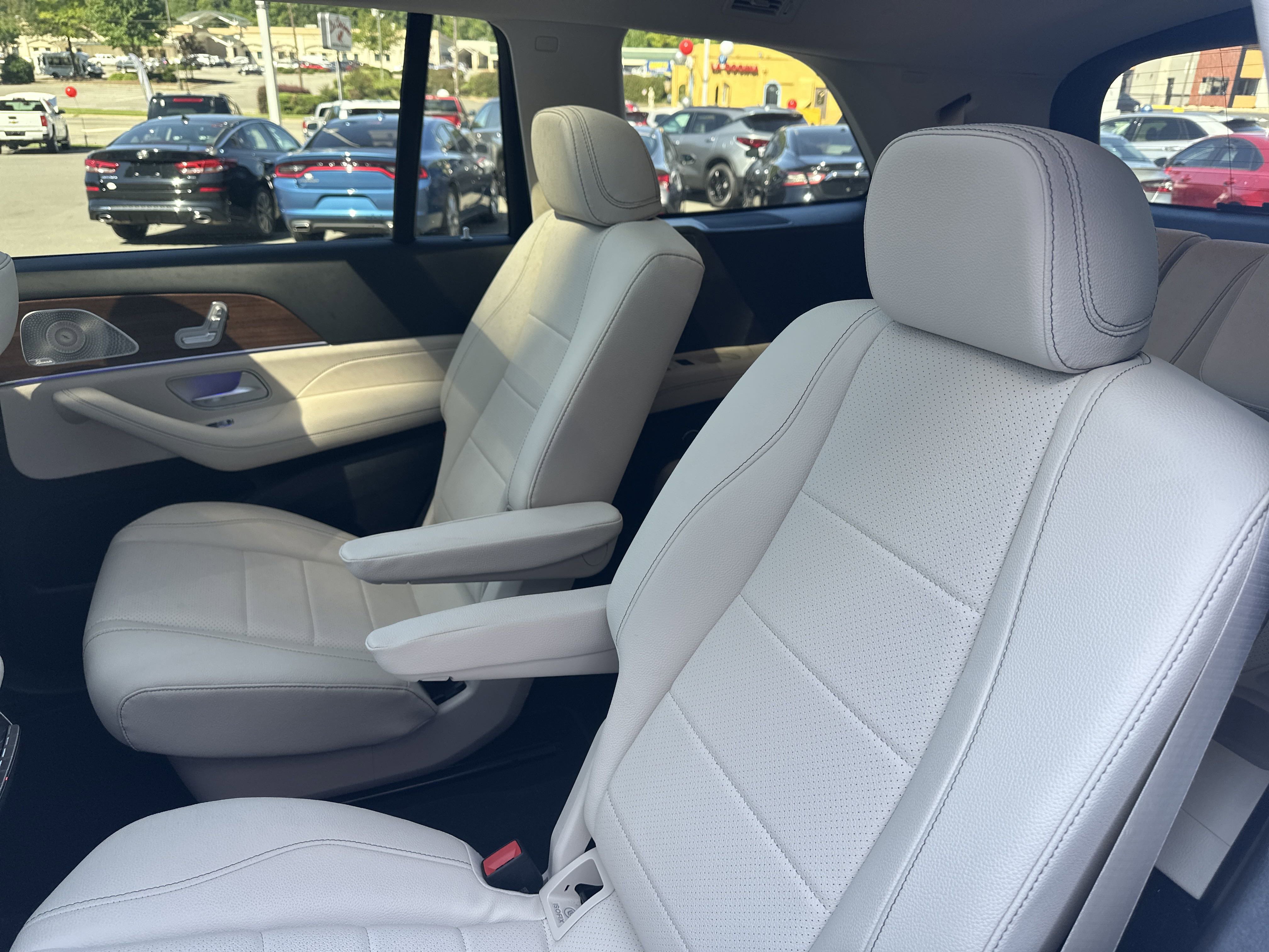 2023 Mercedes Benz GLS 450 4MATIC photo 19
