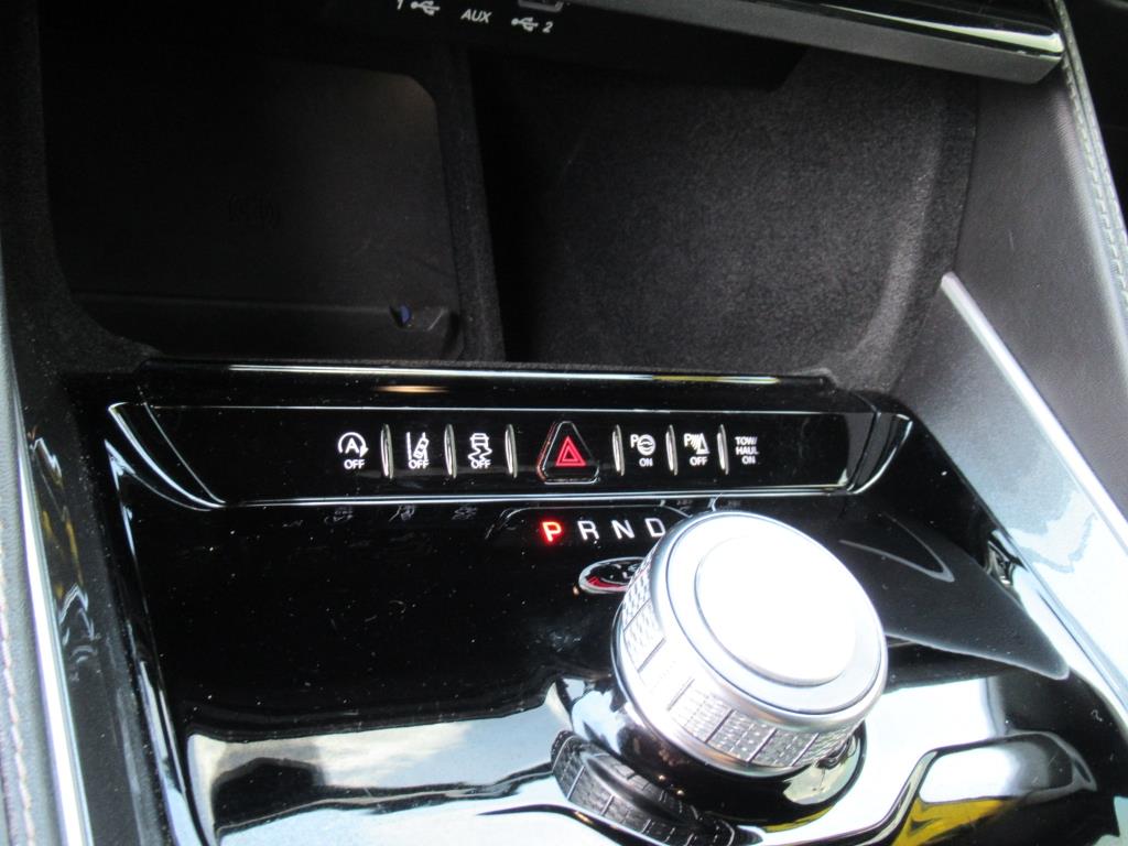 2023 Jeep Wagoneer L Base photo 18