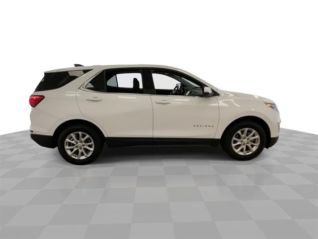 2018 Chevrolet Equinox LT photo 2