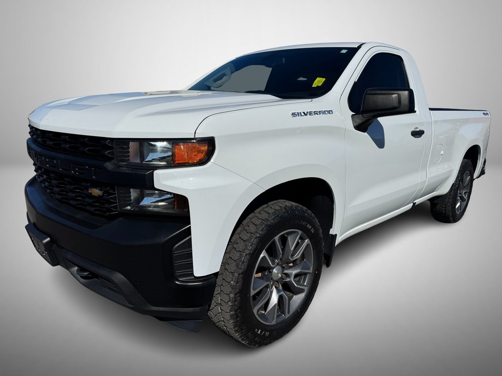 2020 Chevrolet Silverado 1500 photo 2
