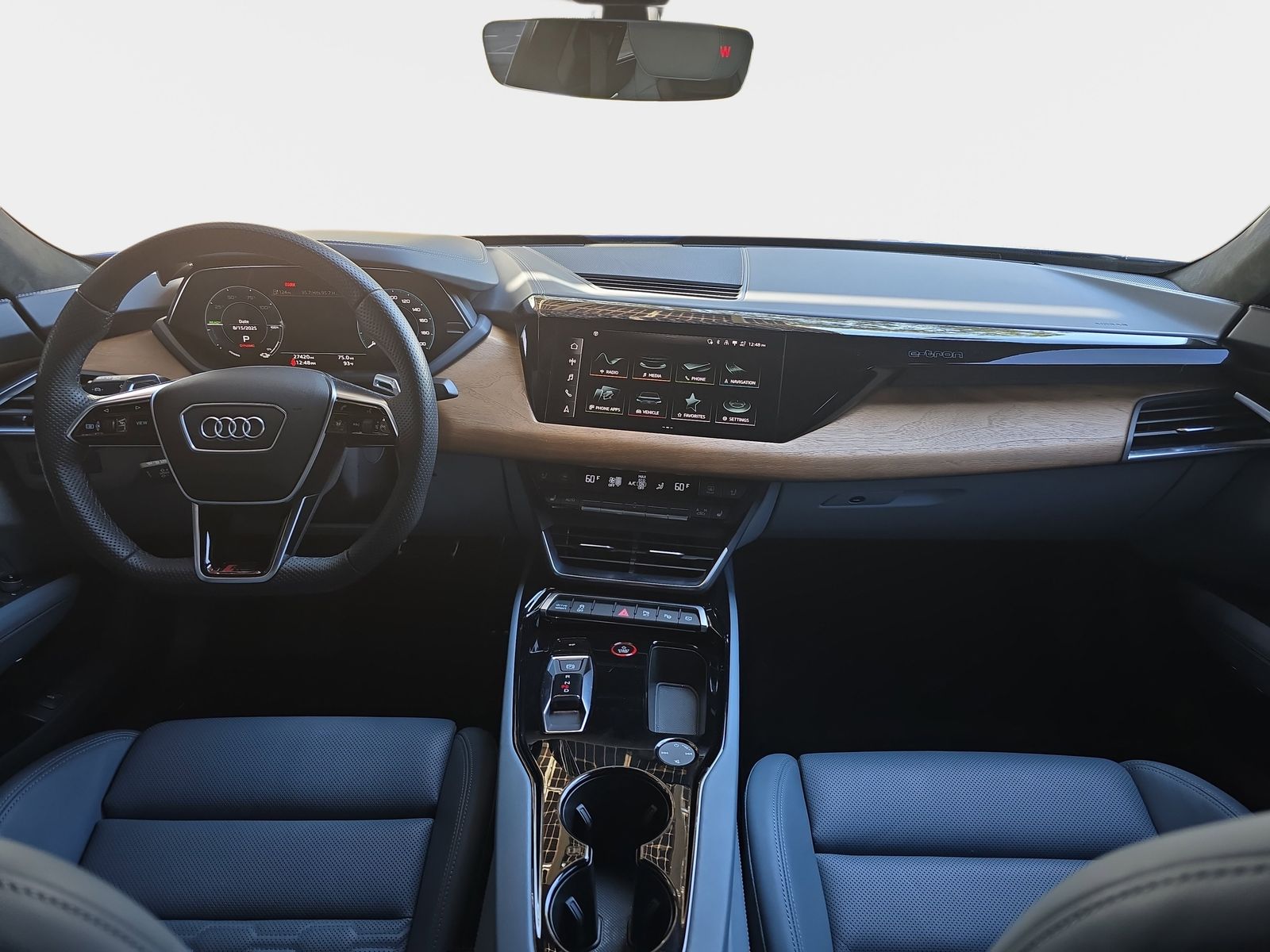2022 Audi RS e-tron GT Base photo 9