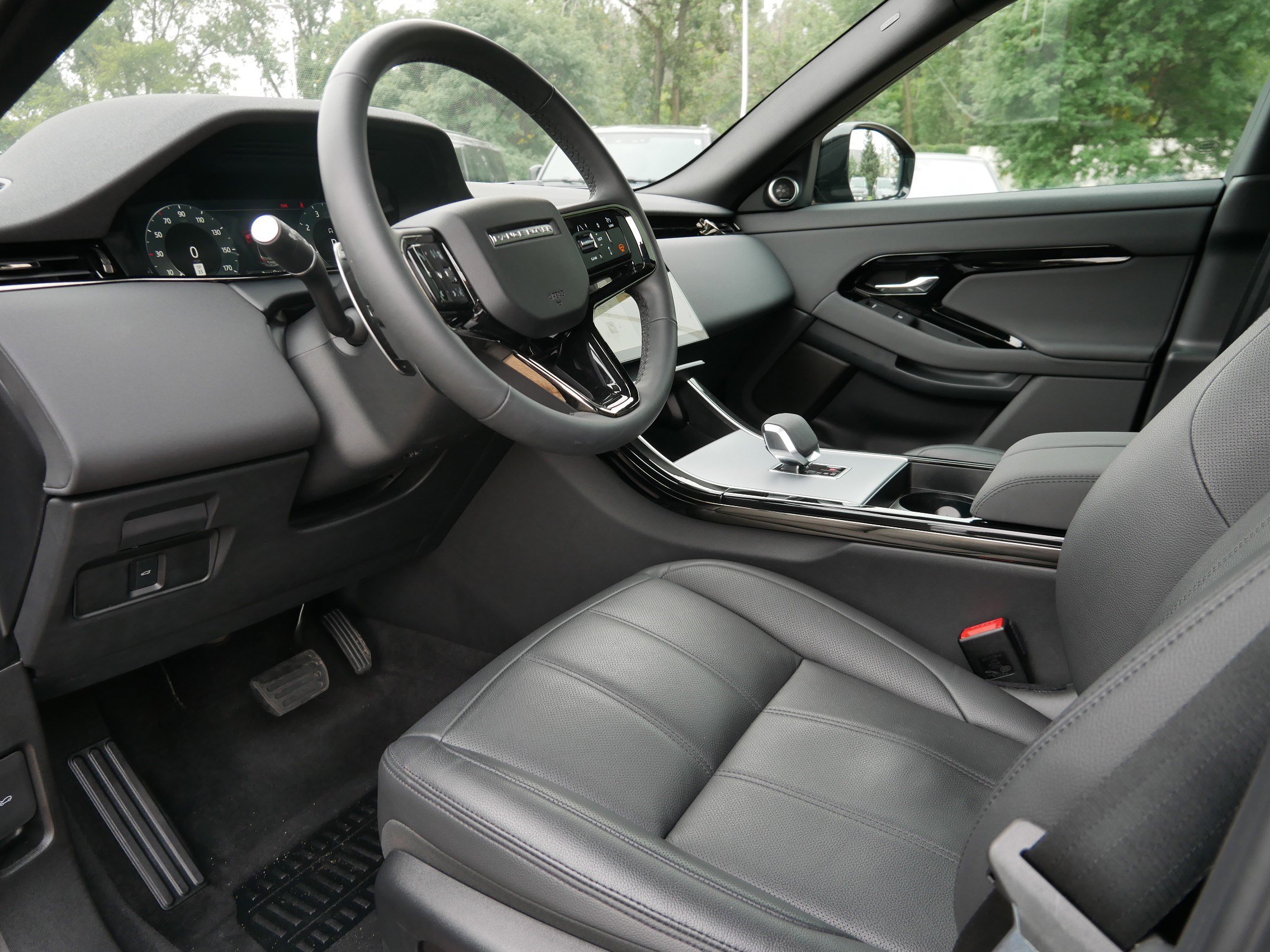 2025 Land Rover Range Rover Evoque S photo 12