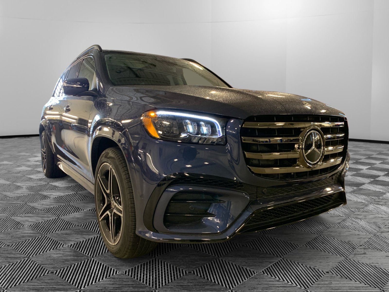 2025 Mercedes-Benz GLS Base's photo