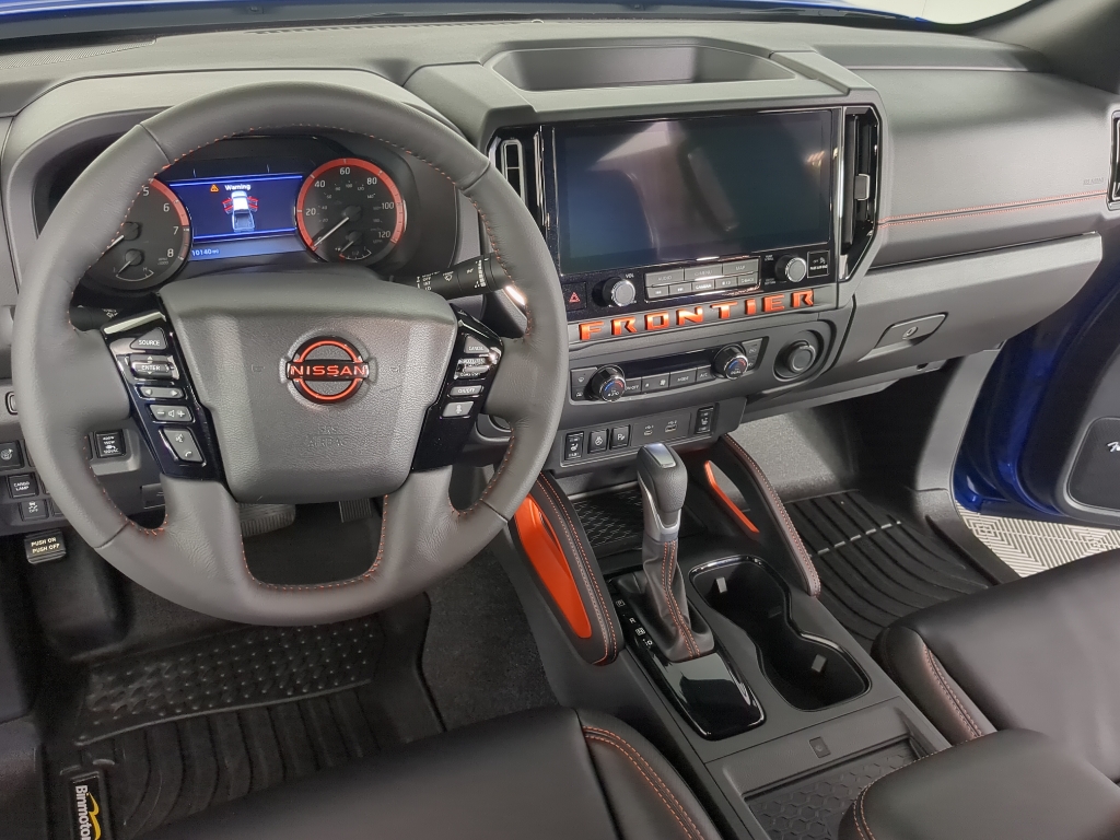 2025 Nissan Frontier PRO-4X photo 11