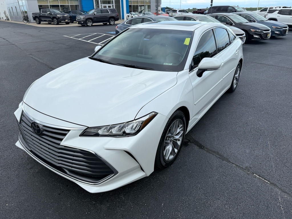 2019 Toyota Avalon XLE photo 9