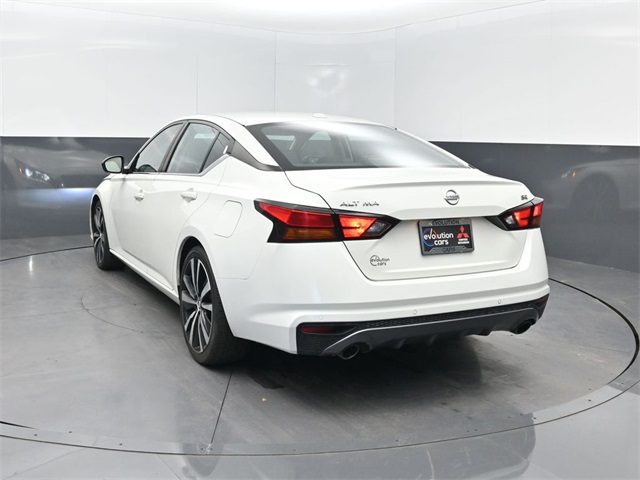 2022 Nissan Altima 2.5 SR photo 3