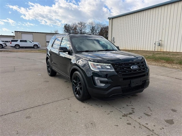 2017 Ford Explorer Sport's photo