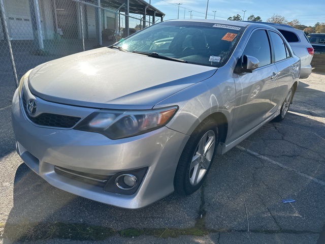 2013 Toyota Camry SE photo 2
