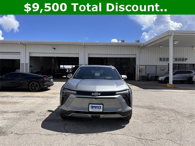 2025 Chevrolet Blazer EV photo 2