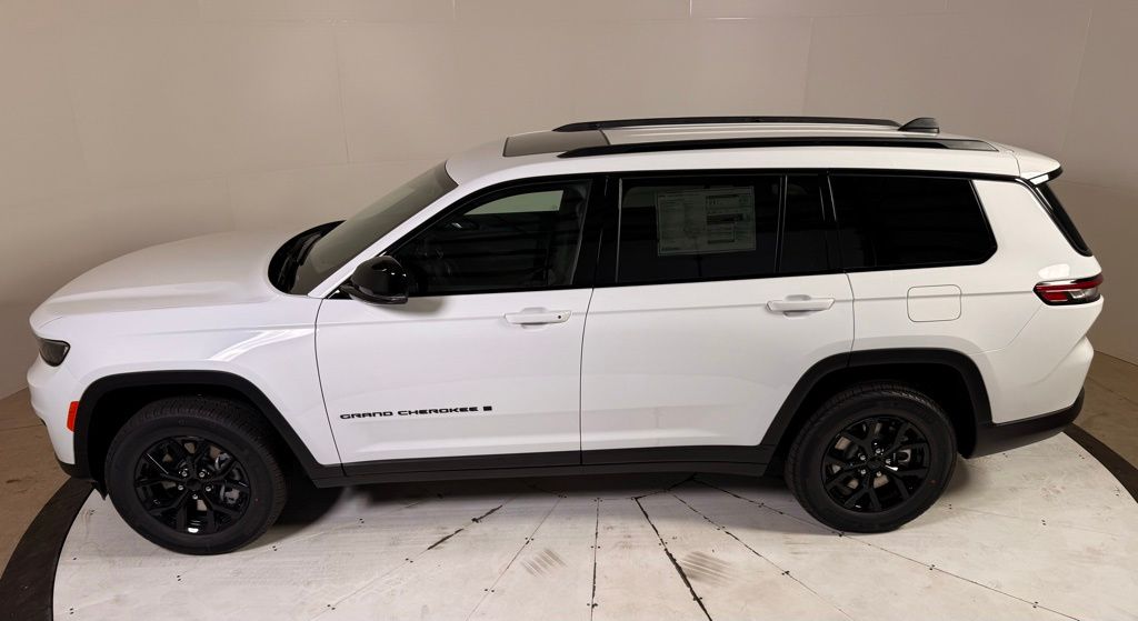 2025 Jeep Grand Cherokee Altitude X photo 4