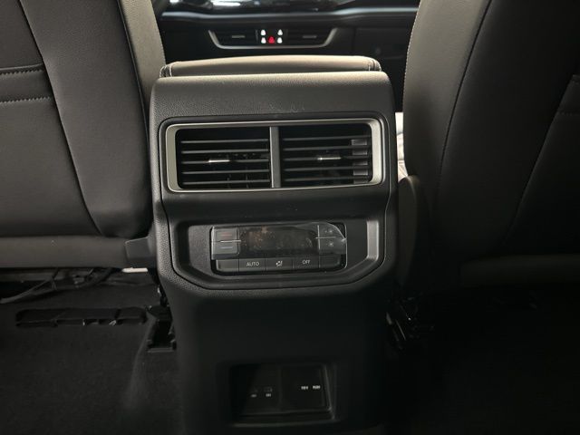 2025 Volkswagen Atlas SE Technology photo 29