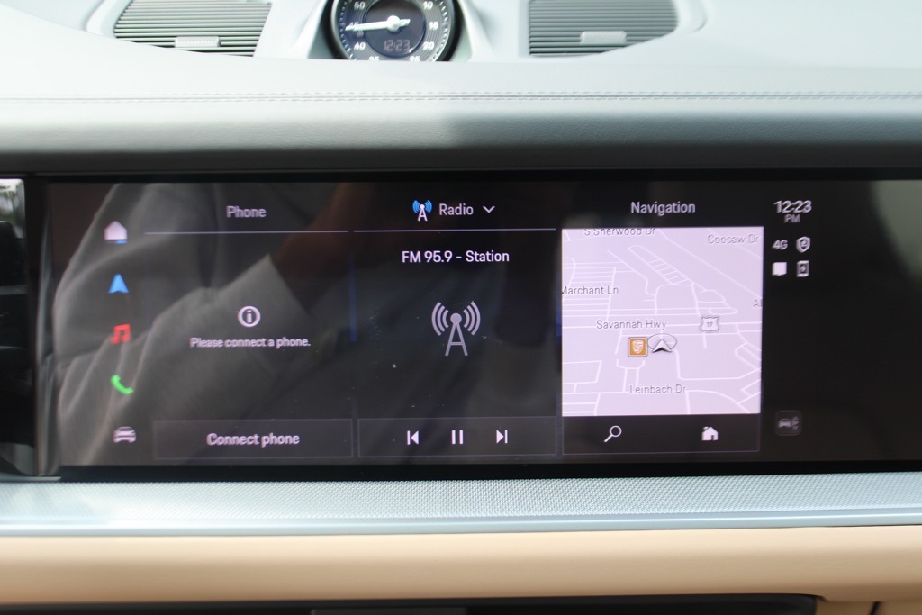 2026 Porsche Cayenne Coupe photo 28