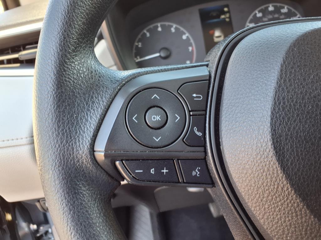 2023 Toyota Corolla Cross L photo 17