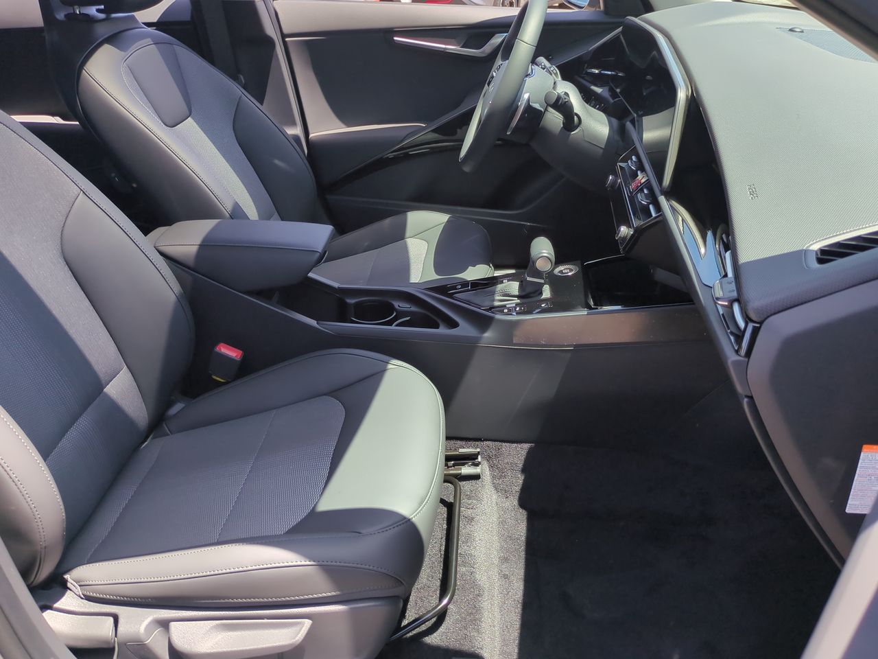 2025 Kia Niro EX Touring photo 24