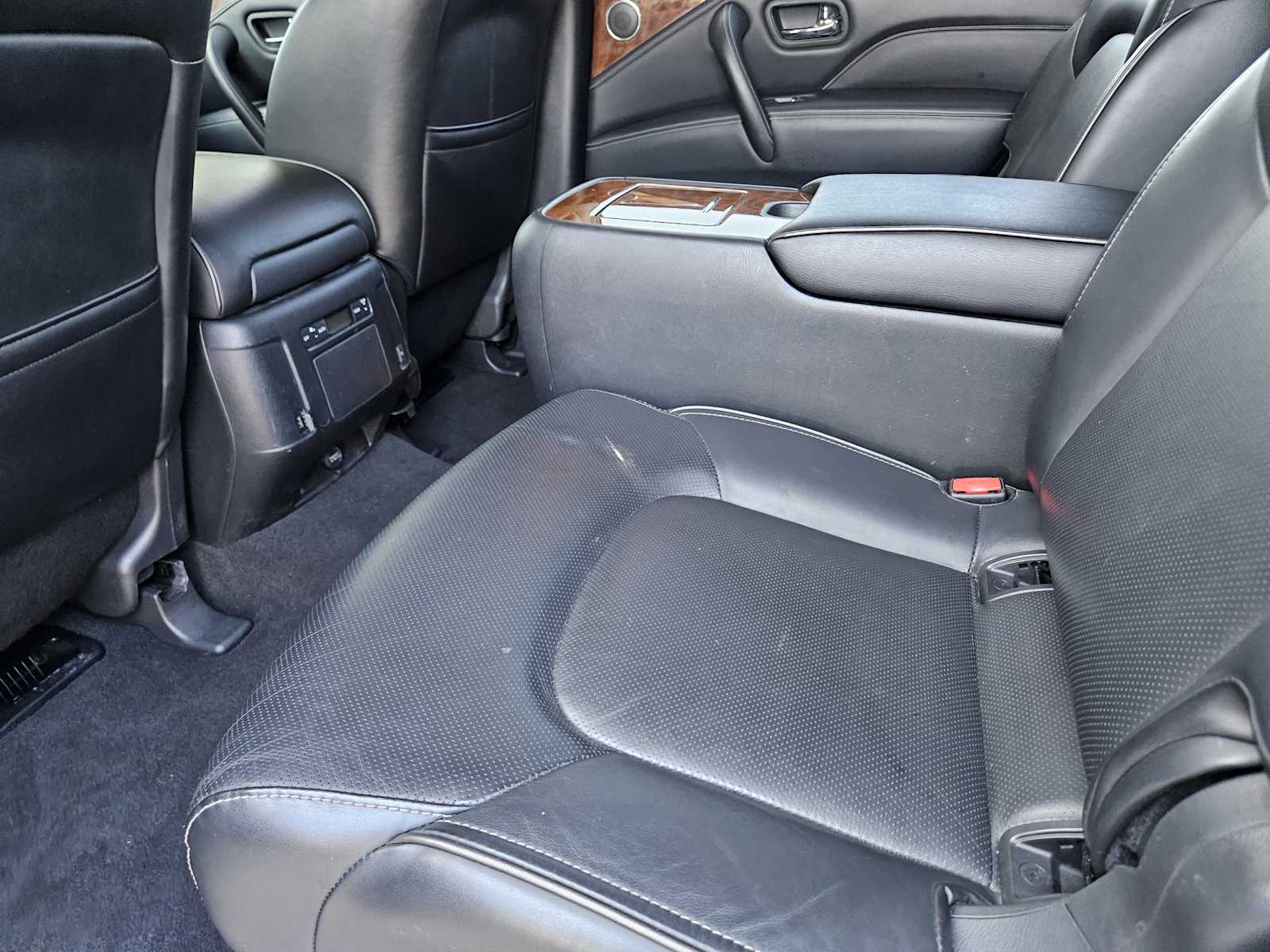 2019 Infiniti QX80 Luxe photo 15