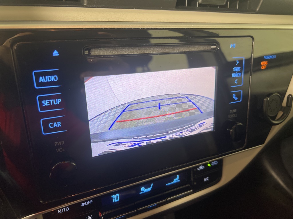 2019 Toyota Corolla LE photo 21