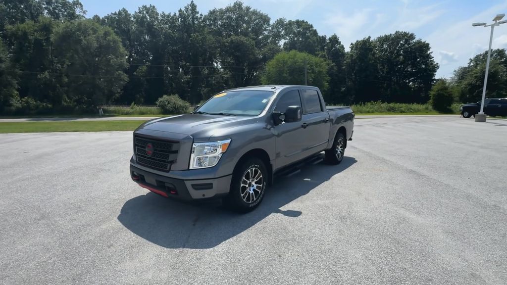 2021 Nissan Titan SV photo 3