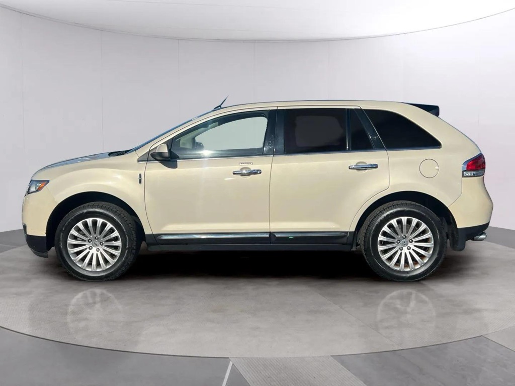 Used 2014 Lincoln MKX Base with VIN 2LMDJ8JK4EBL14432 for sale in Mount Pleasant, WI