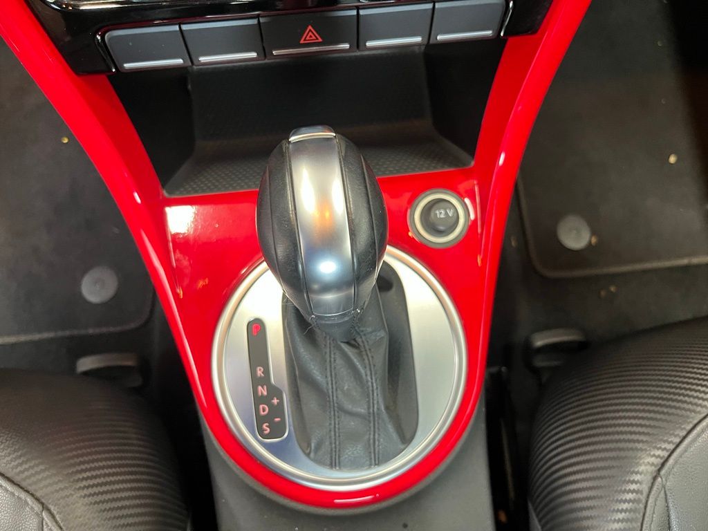 2018 Volkswagen Beetle S photo 13