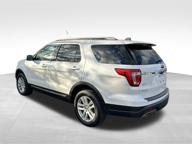 2019 Ford Explorer XLT photo 4