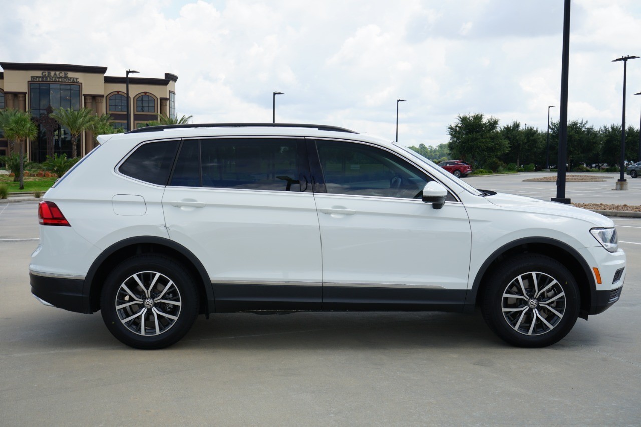 2020 Volkswagen Tiguan SEL photo 4