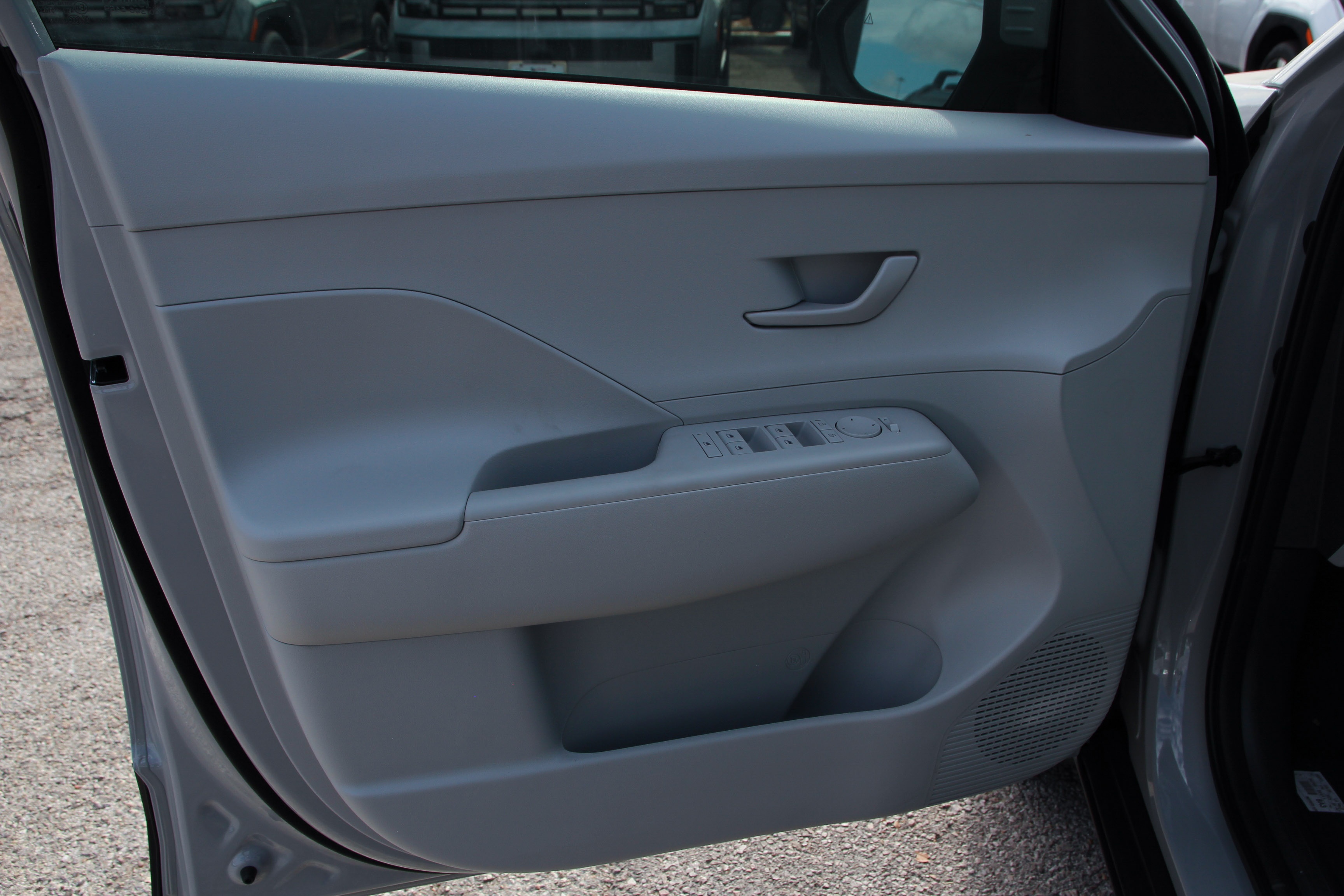 2026 Hyundai Kona SE photo 11