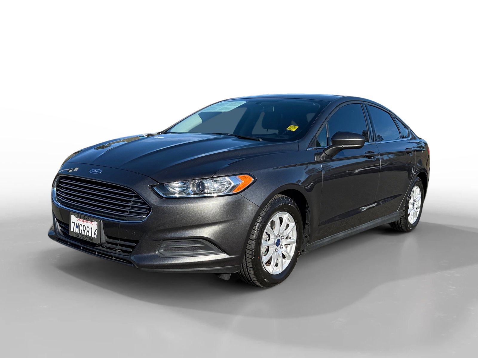 2016 Ford Fusion S's photo