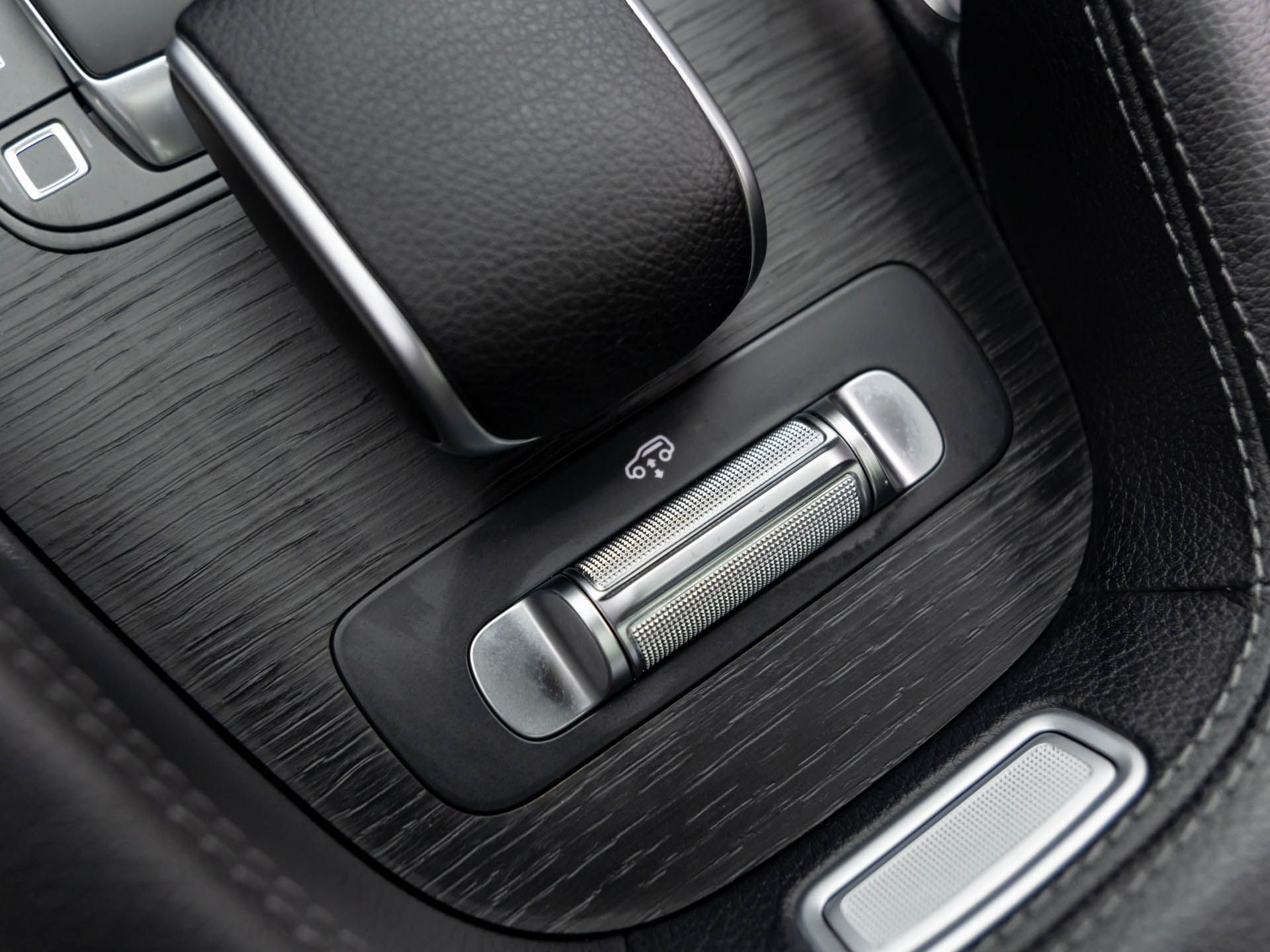 2025 Mercedes Benz GLS 450 4MATIC photo 15