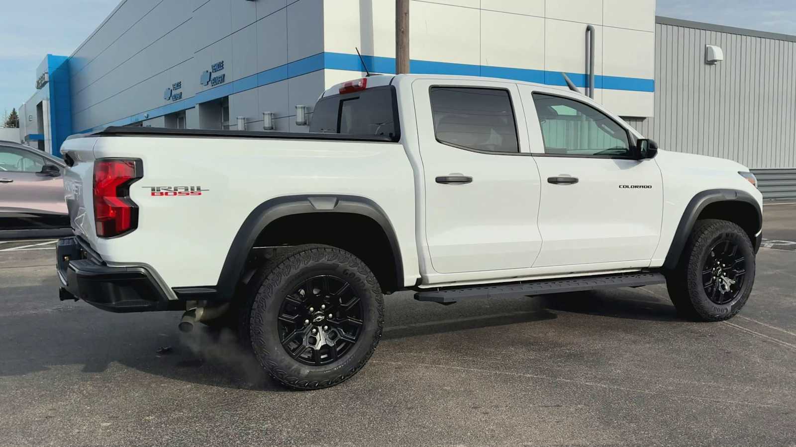 2023 Chevrolet Colorado Trail Boss photo 2