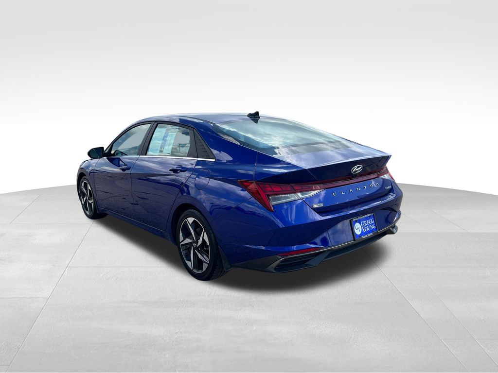 2022 Hyundai Elantra Limited photo 3