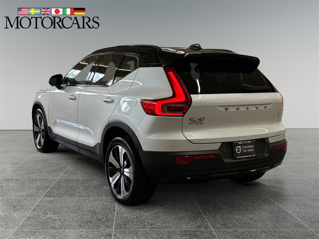 2023 Volvo XC40 Recharge Twin Plus photo 4