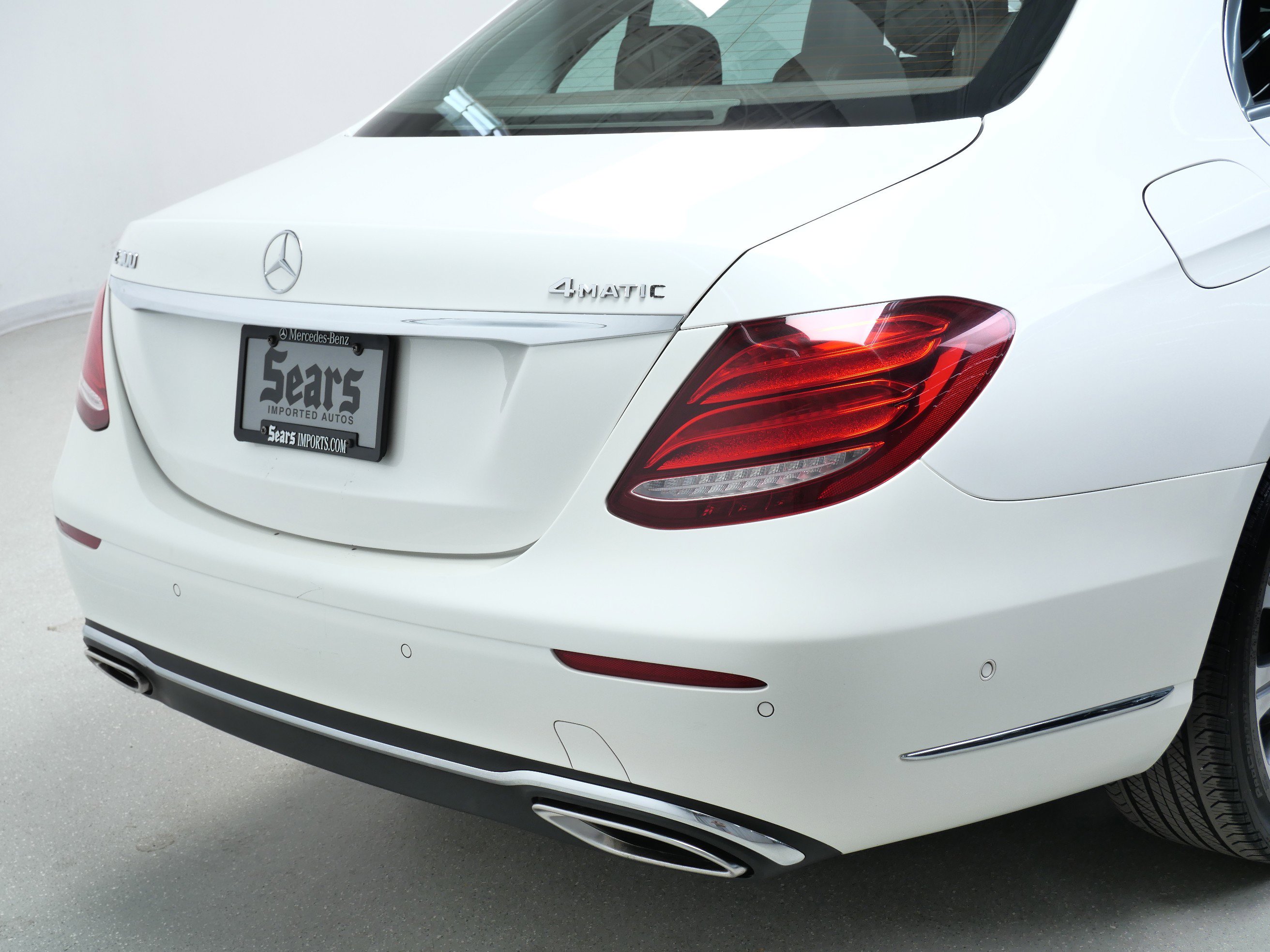 2019 Mercedes Benz E 300 4MATIC photo 4