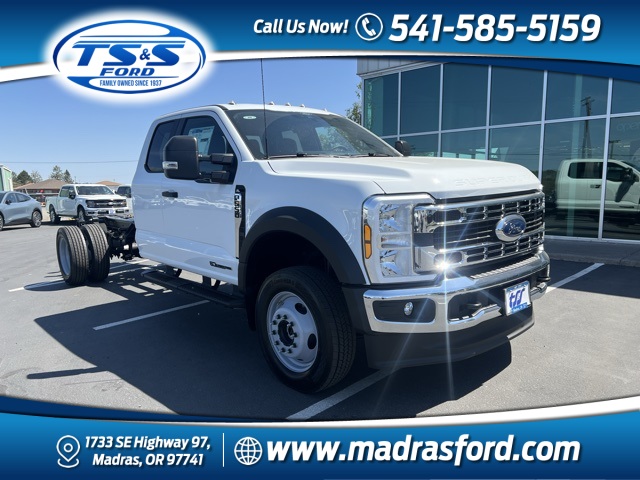 2025 Ford F-550 Super Duty Chassis Cab XL's photo
